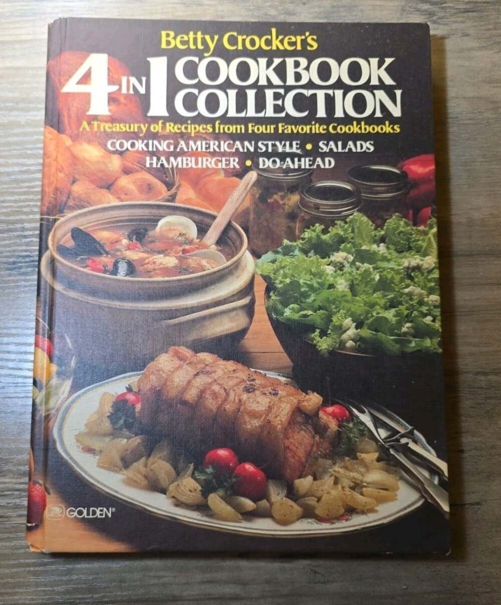 Betty Crocker's 4 in 1 Cookbook Collection (Cooking American Style / Salads / Ha